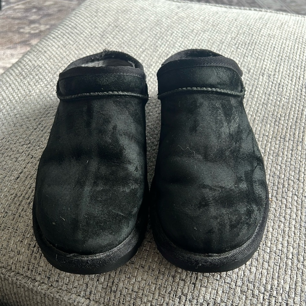 Black Ugg Slippers